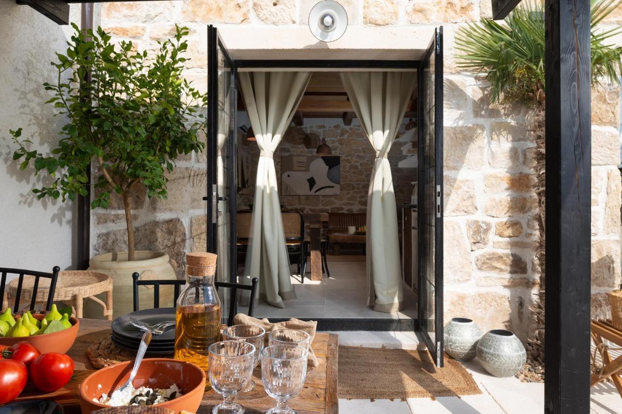 Blacksmith'S House - Rental House With Heated Pool Posedarje Exteriör bild