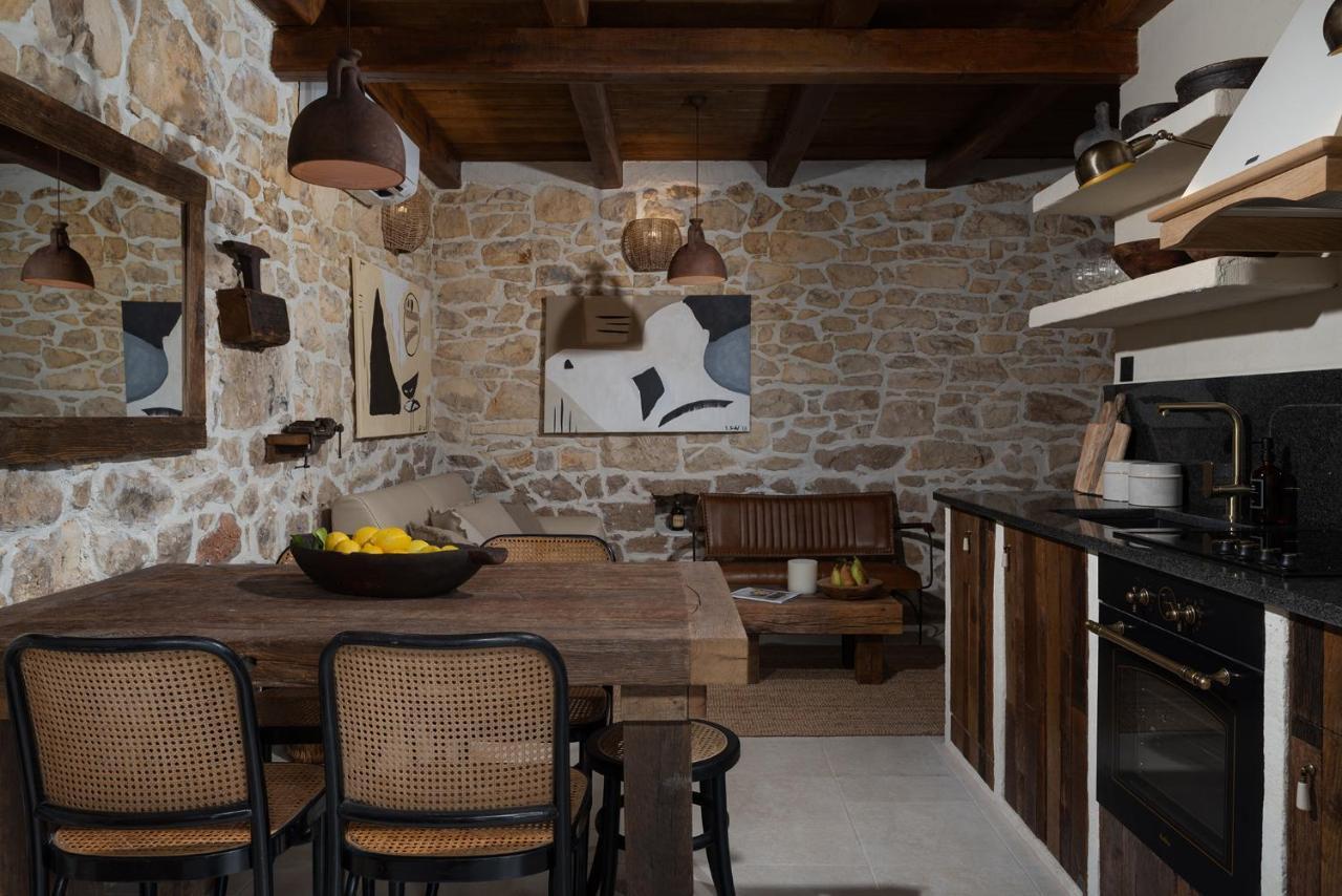 Blacksmith'S House - Rental House With Heated Pool Posedarje Exteriör bild